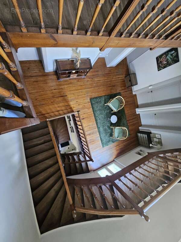 Maison à MONTROND-LES-BAINS