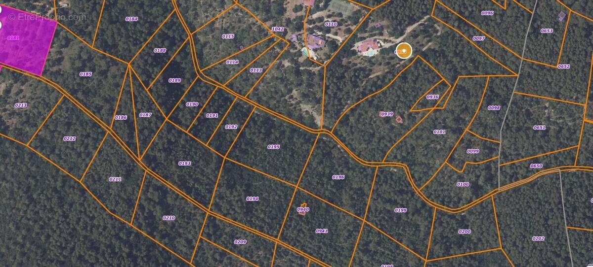 Terrain à ENTRECASTEAUX