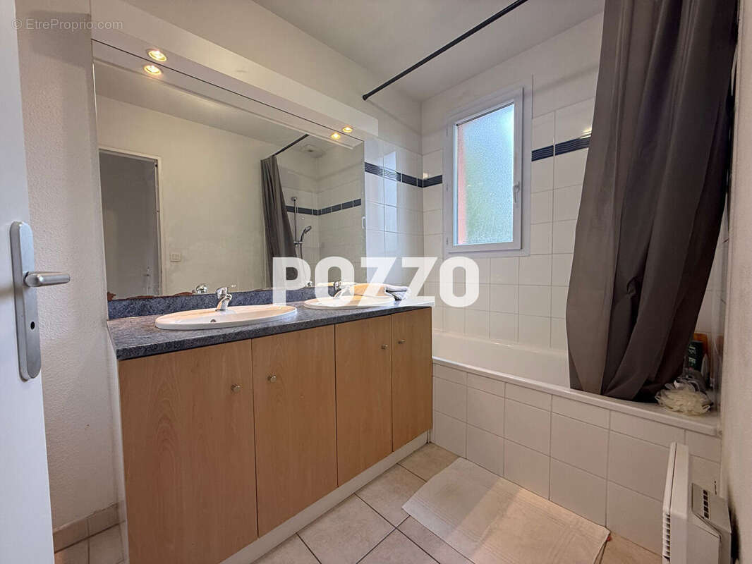 Maison à LA RIVIERE-SAINT-SAUVEUR