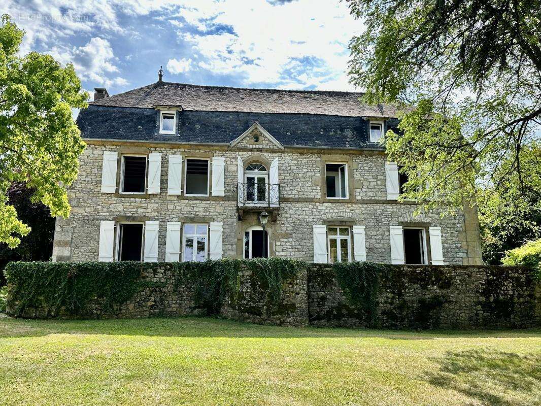 Maison à LA CHAPELLE-AUX-SAINTS