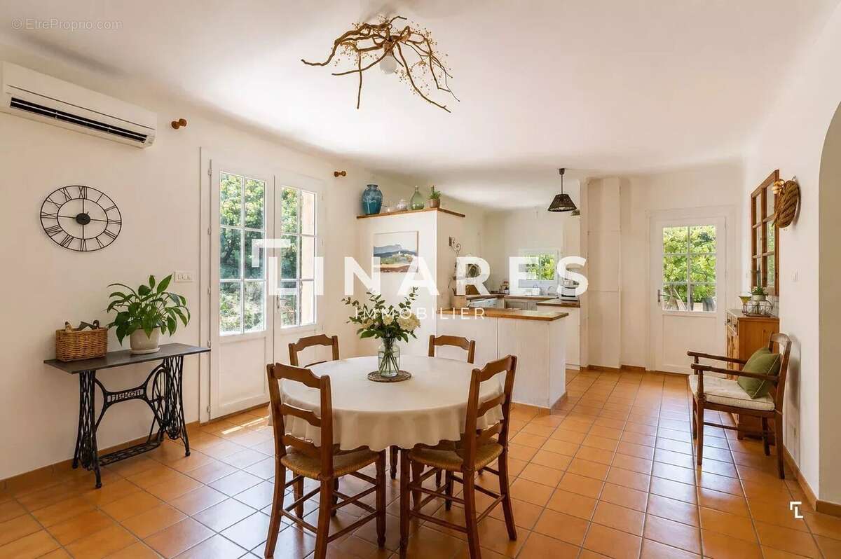 AUTHENTIQUE BIGOURDIN - Villa T6 de 160m2 - Terrain 5200m2 - 13770 Venelles - photo 6
