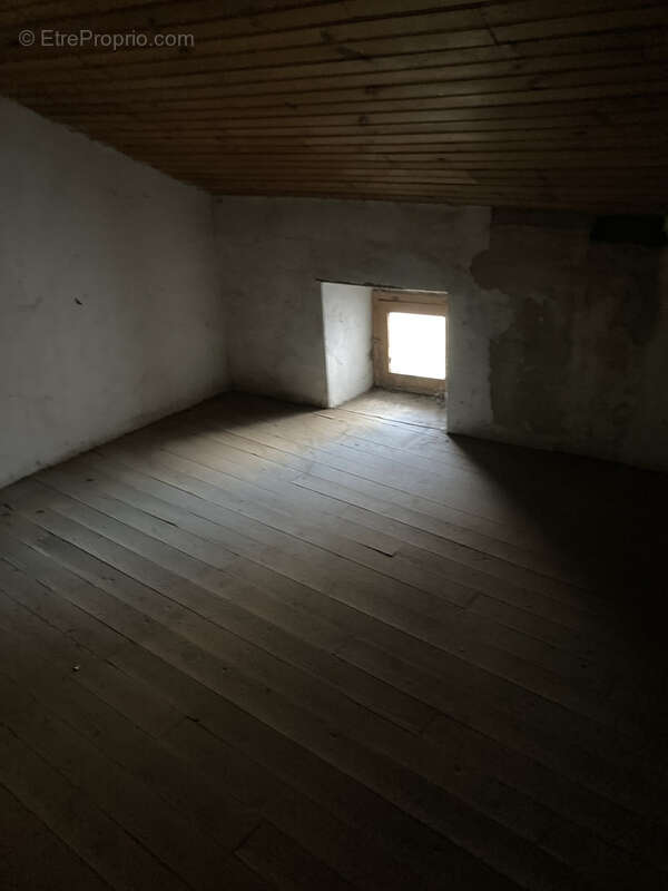 Maison à rénover avec possibilité de terrasse de toit - photo 24