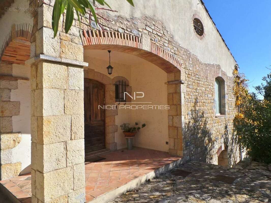 Maison à VALLAURIS