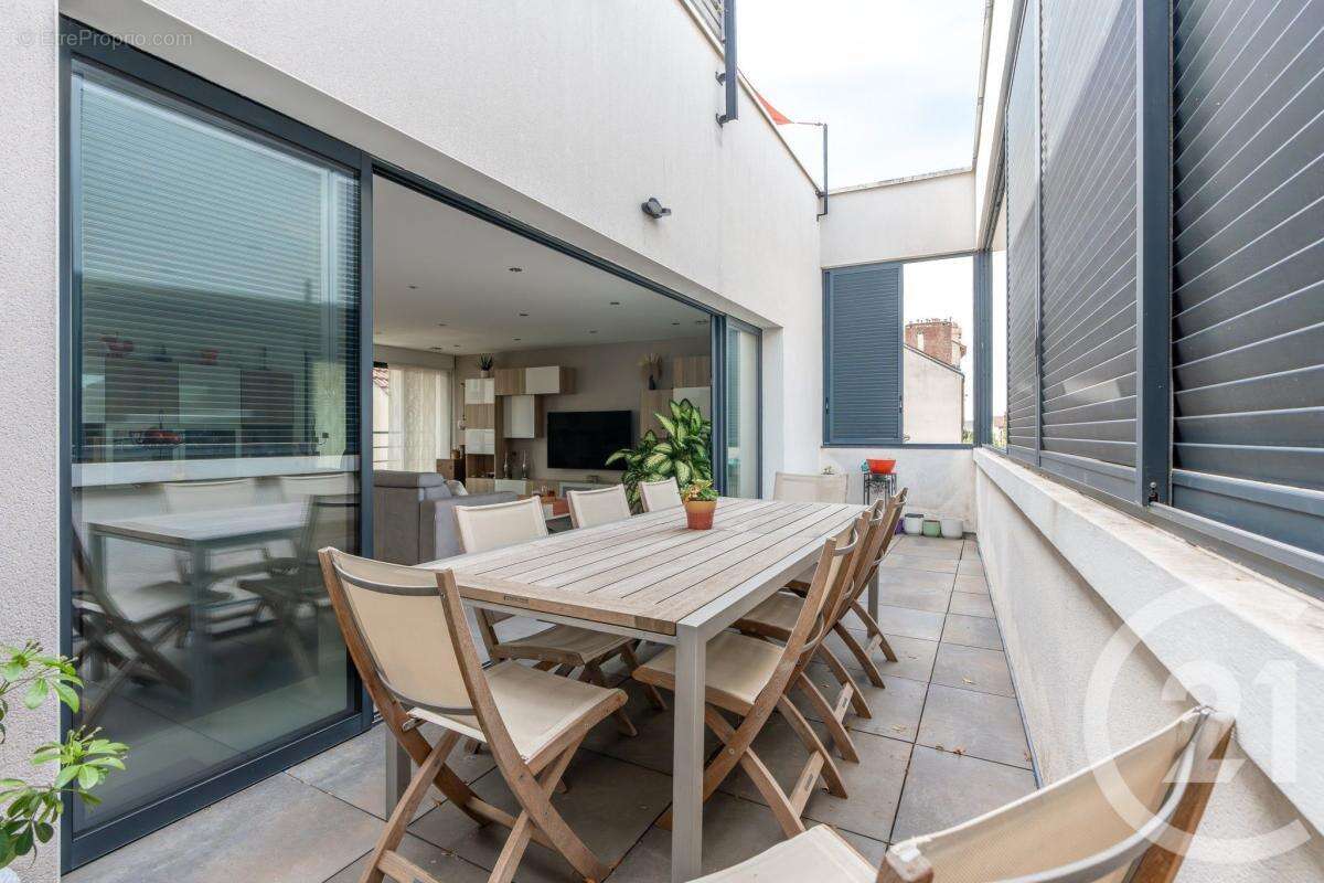 Appartement à FONTENAY-SOUS-BOIS