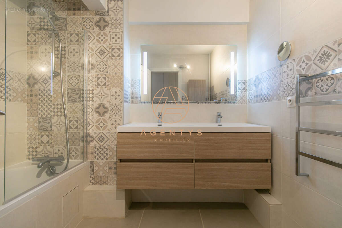 Appartement à SAINT-MAUR-DES-FOSSES