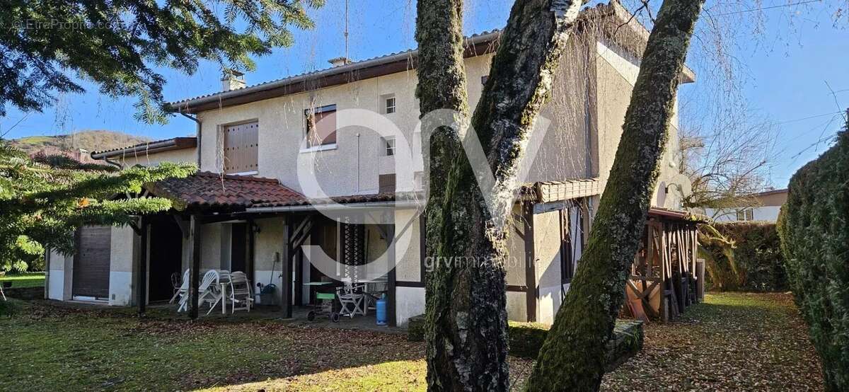 Maison à ARPAJON-SUR-CERE