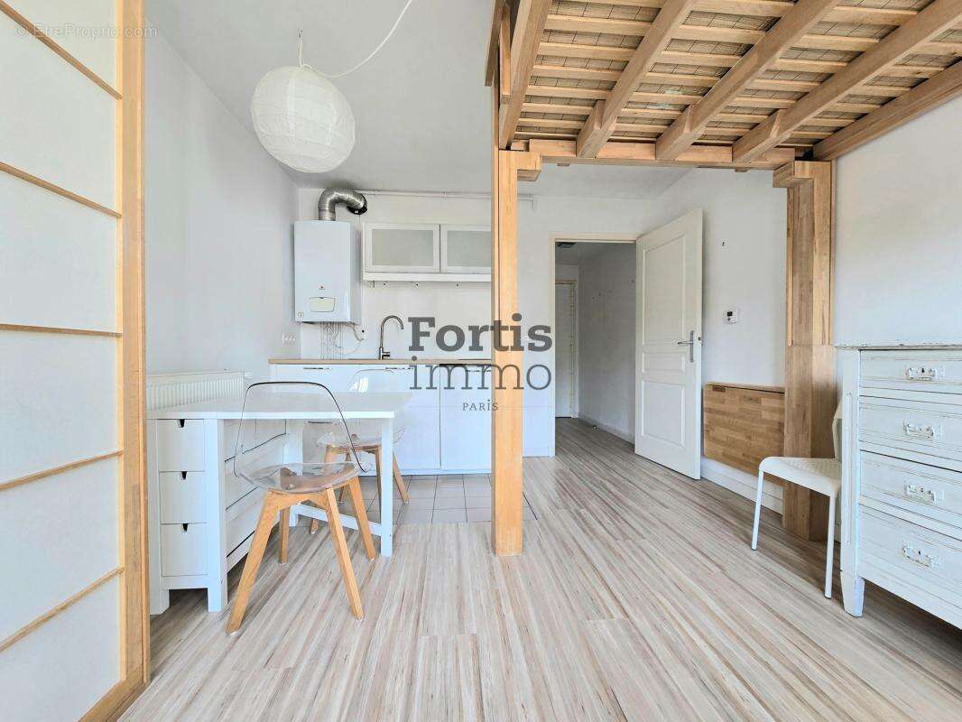 Appartement à PARIS-18E