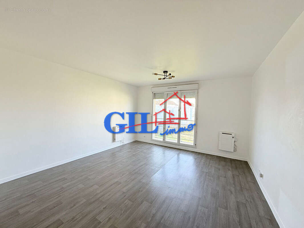 Appartement à SAVIGNY-LE-TEMPLE