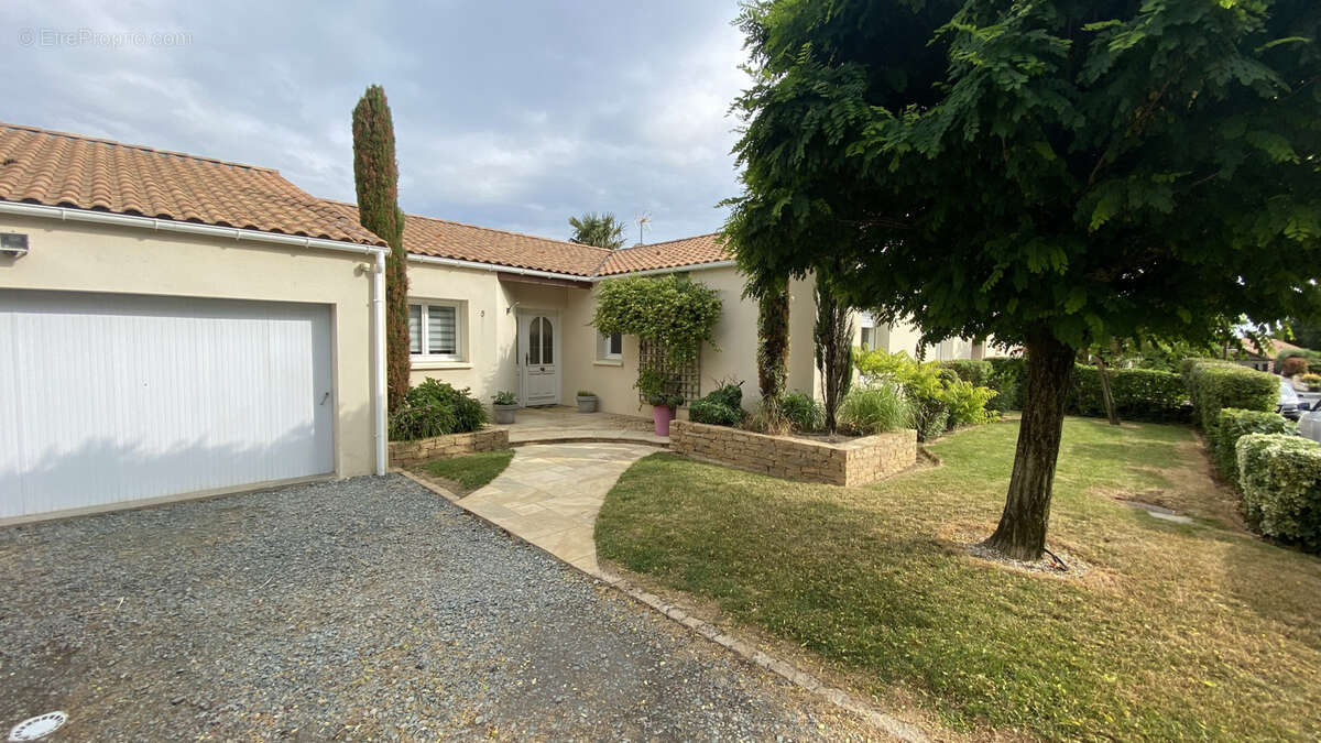 Maison à LES HERBIERS