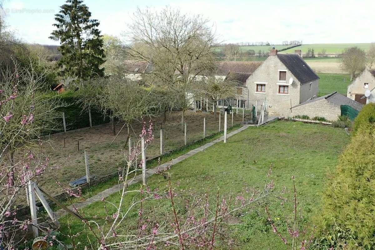 Maison à SAINT-PIERRE-SUR-DIVES