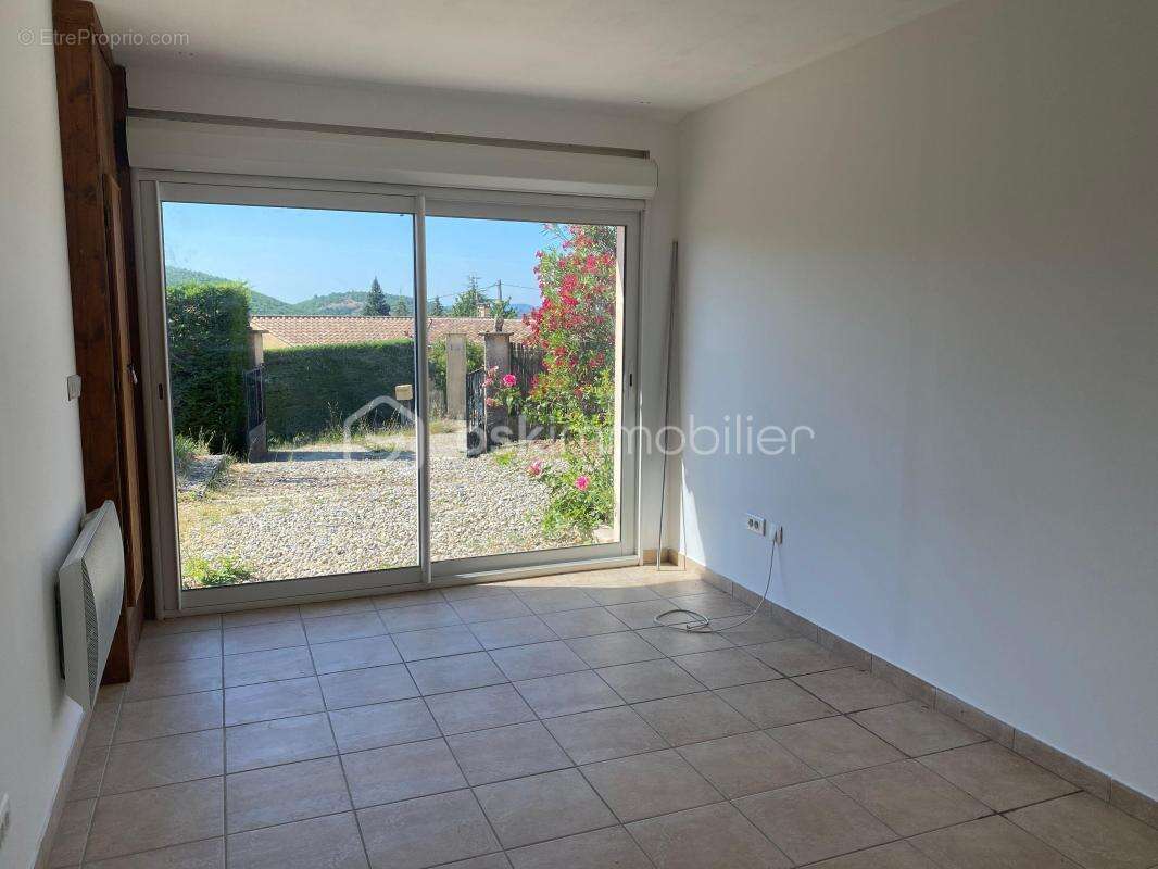 Jolie maison provençale de plain-pied lumineuse avec cheminée - 4 chambres avec garage aménagé et terrain en restanque clôturé d - photo 18