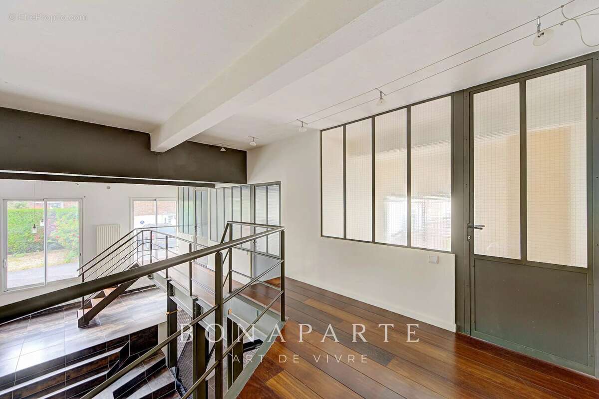 COLOMBES gare - Loft de 205 m²  Terrasse privative  Double parking - photo 10