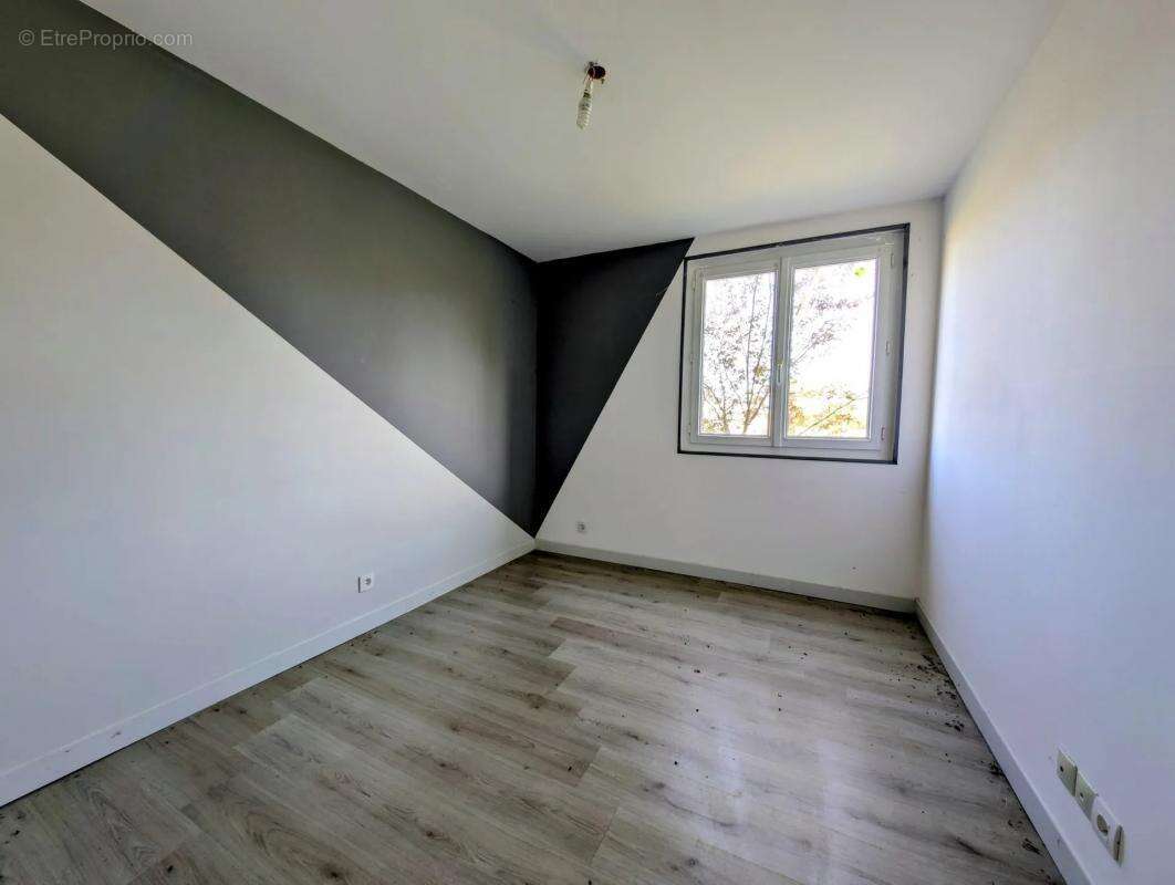 Maison à CHAMPAGNAC