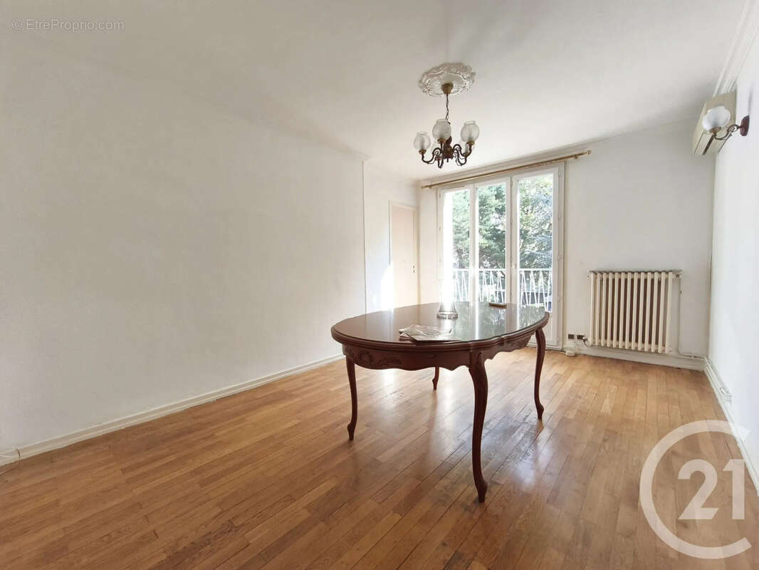 Appartement à SAINT-FONS