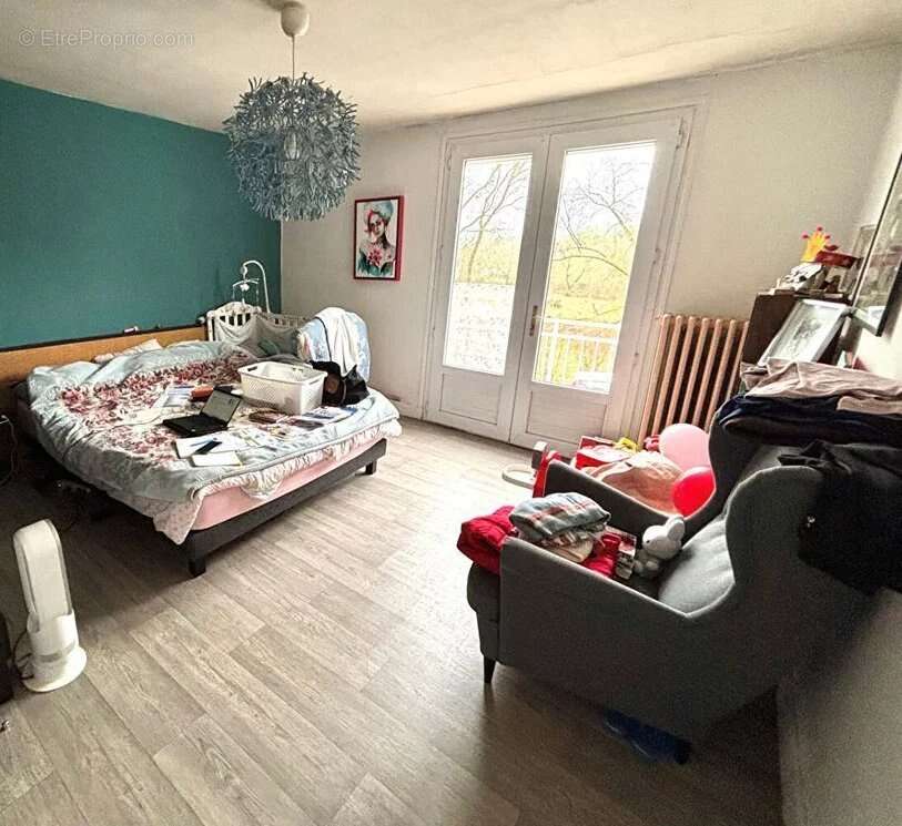 Maison à SAINT-ETIENNE-DE-CHIGNY