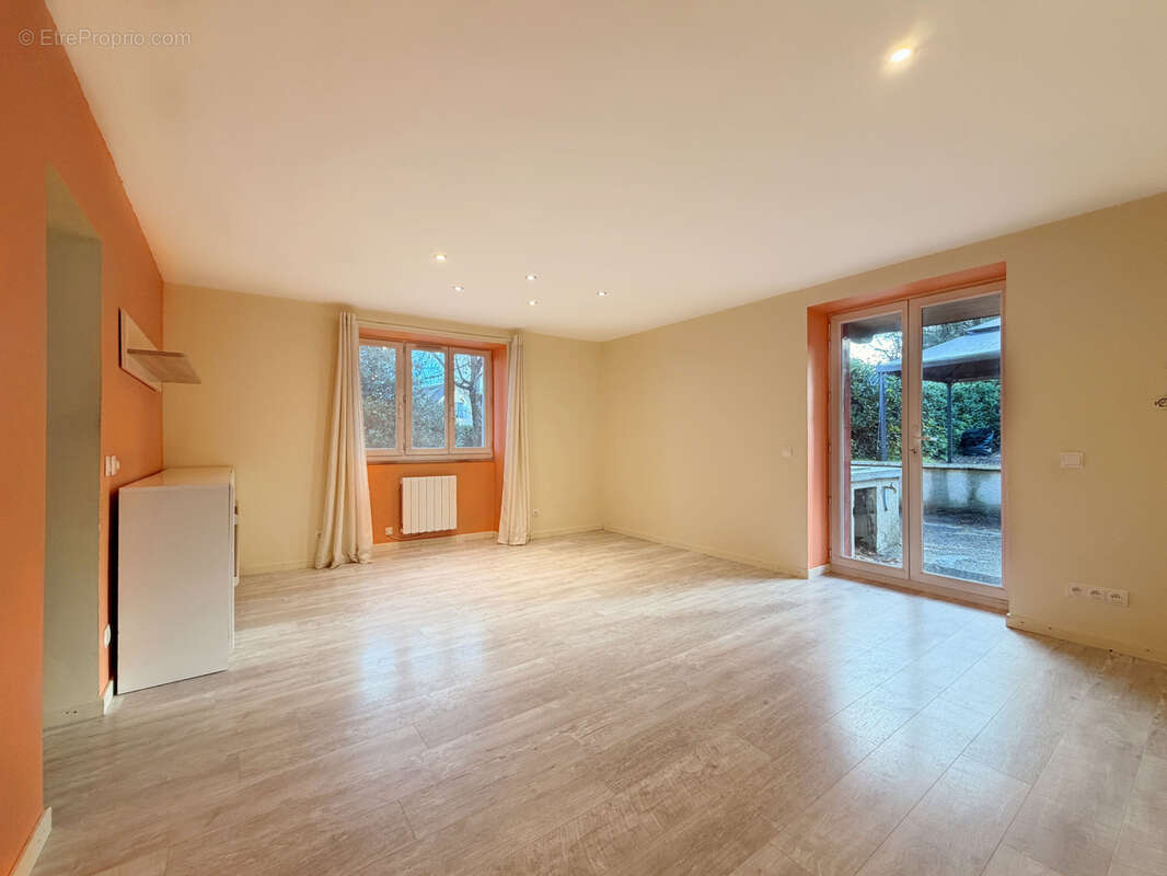 Maison à VILLEFONTAINE