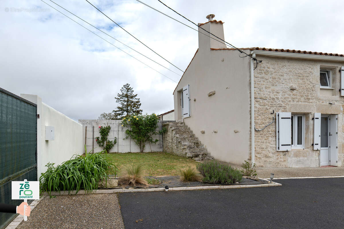 Maison à NALLIERS