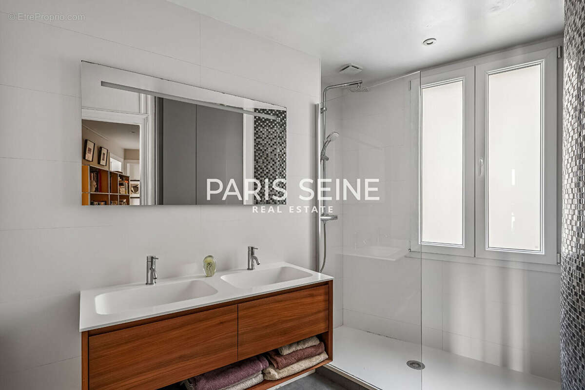 Appartement à PARIS-7E