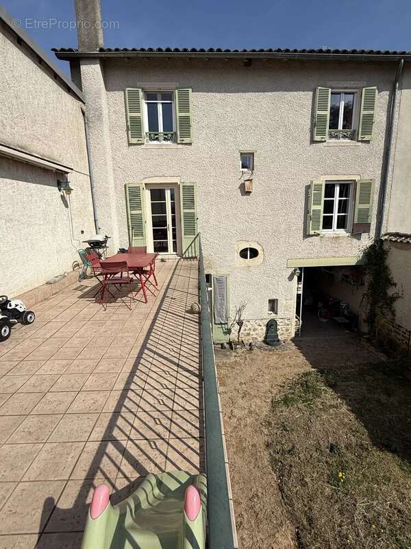 Maison à CORCELLES-EN-BEAUJOLAIS