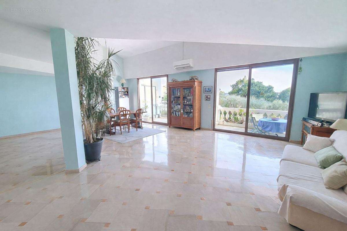 Cannes – quartier oxford _ duplex lumineux avec terrasse _ piscine - photo 6