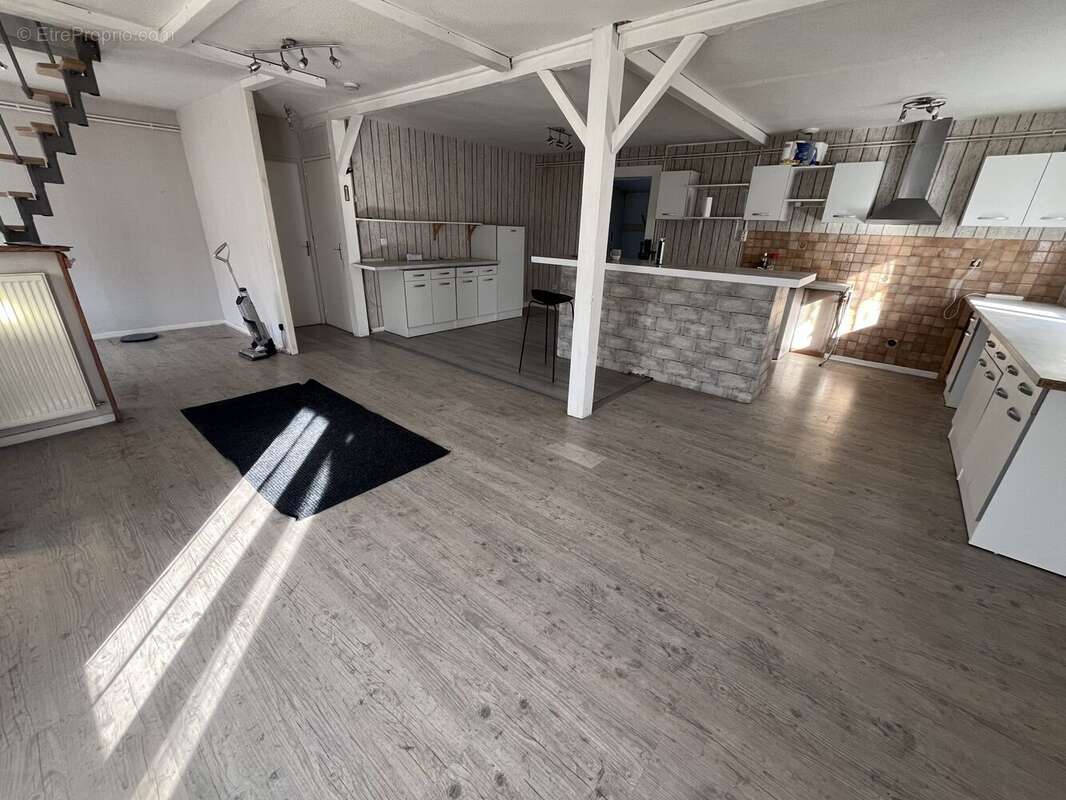 Séjour-cuisine - Maison à BORT-LES-ORGUES