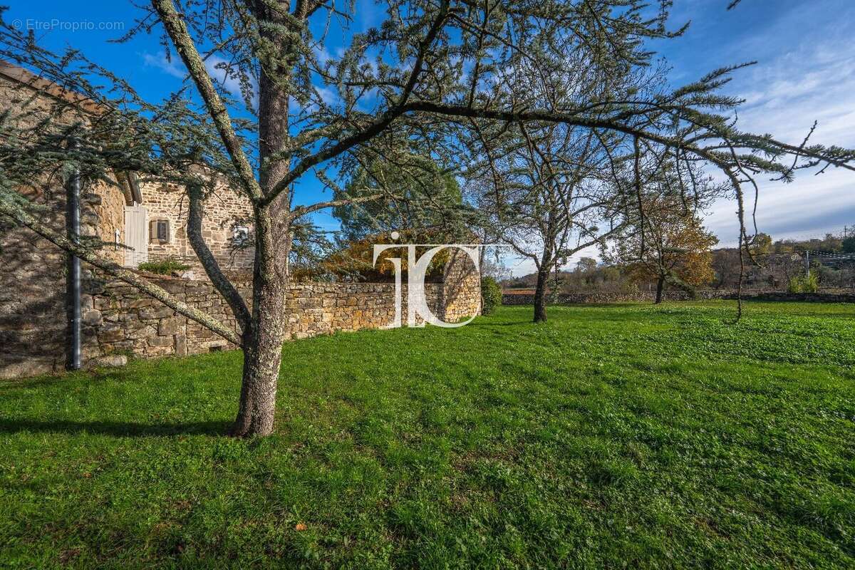 Maison à LABLACHERE