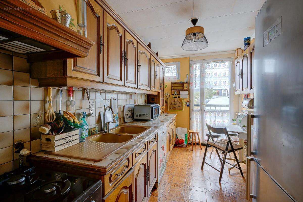 Appartement à COURBEVOIE