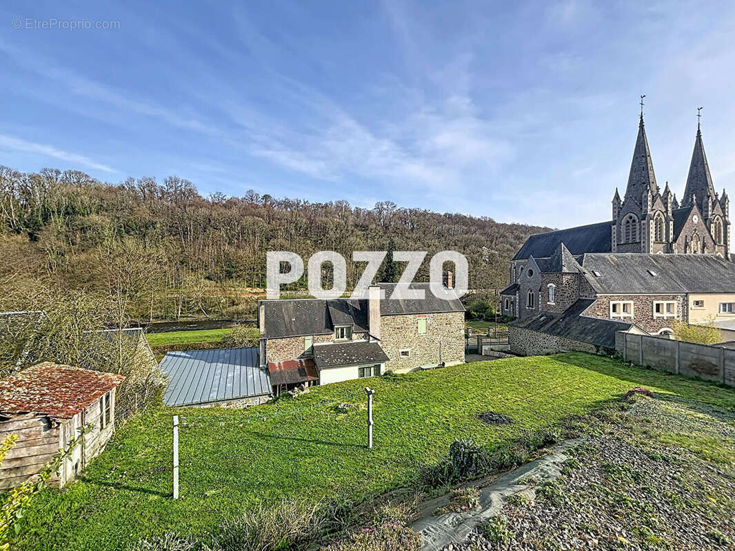 A VENDRE Maison de charme à Condé-Sur-Vire ! - photo 13
