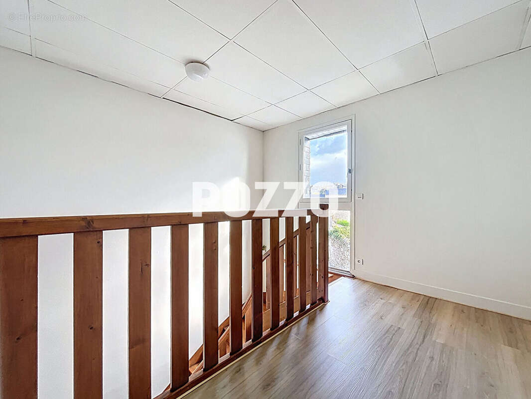 Appartement à VILLEDIEU-LES-POELES