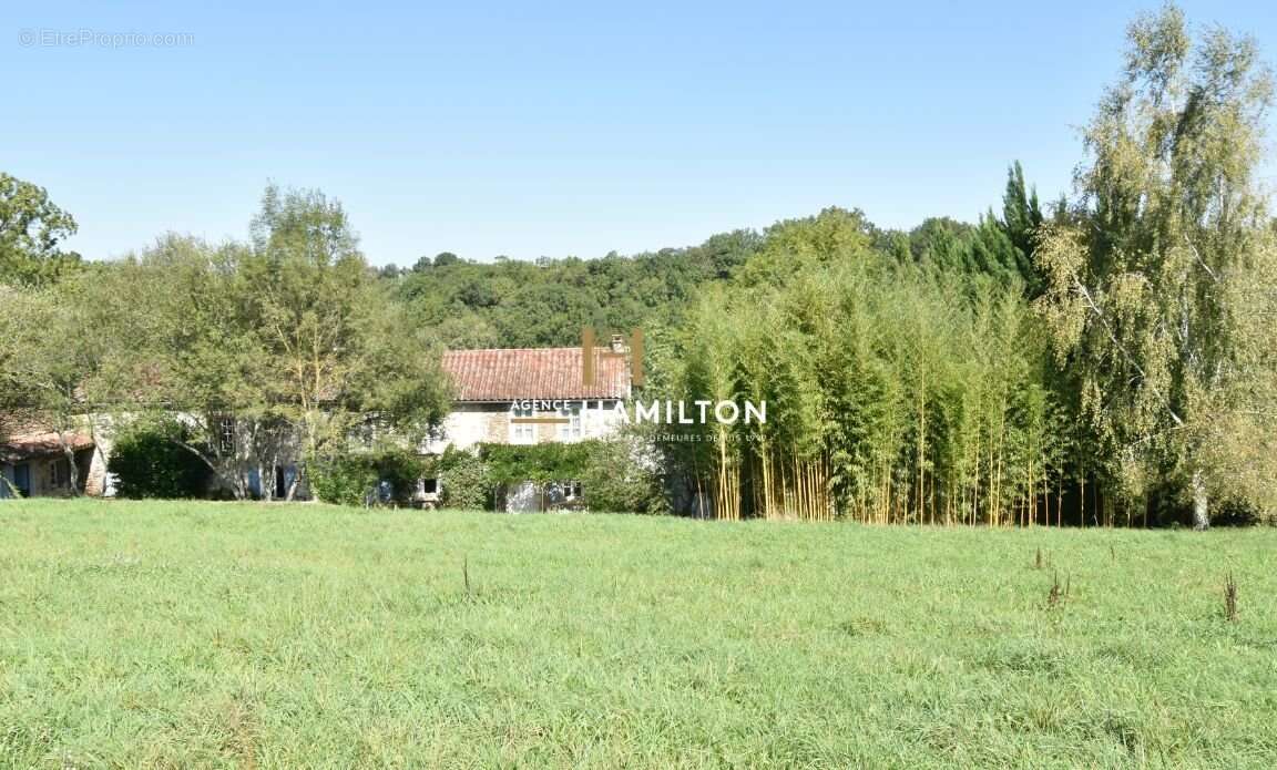 Maison à AMBIALET