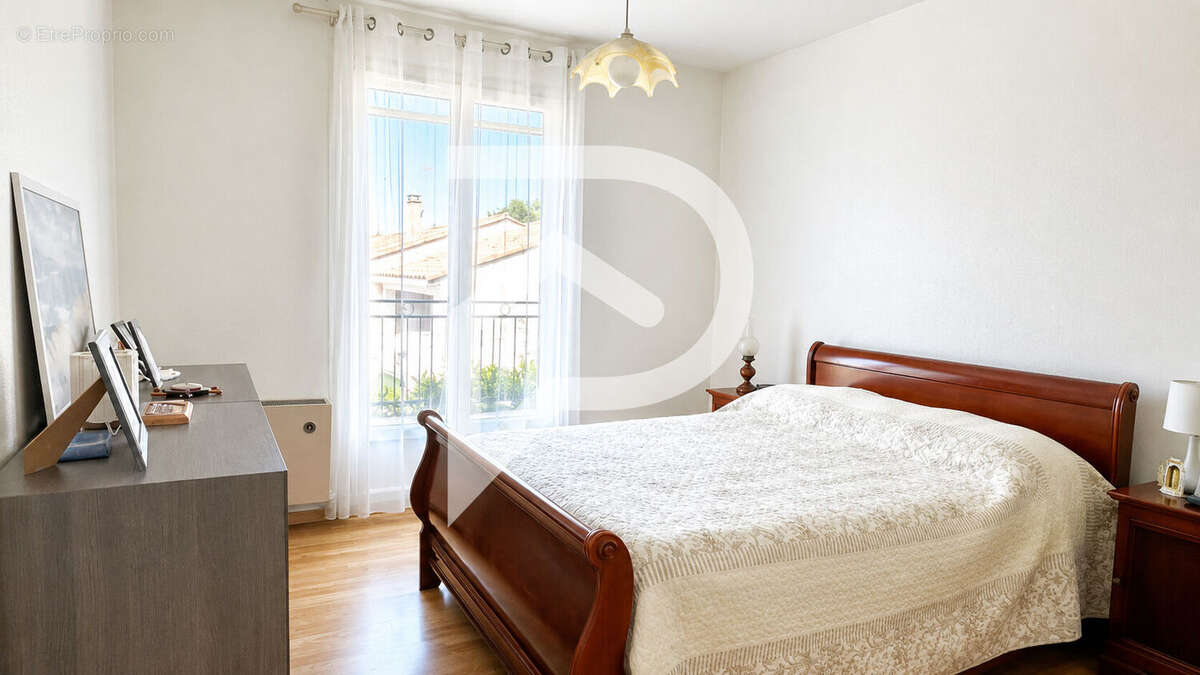 Maison 92 m², 3 chambres avec jardin, piscine et grand sous-sol - photo 9