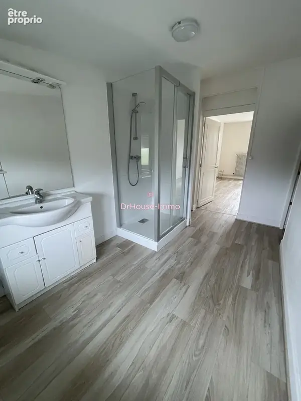 Maison 8 pièces 198 m² à vendre à Avord (18520) - photo 3