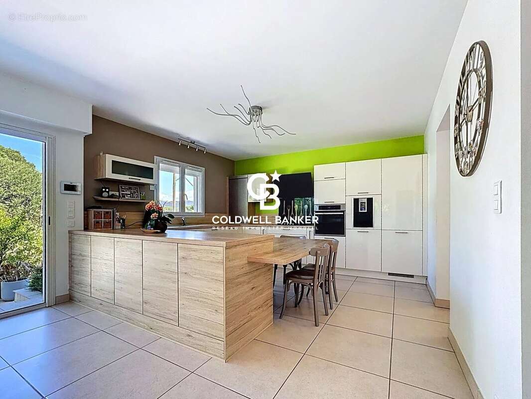 Maison à PUGET-SUR-ARGENS