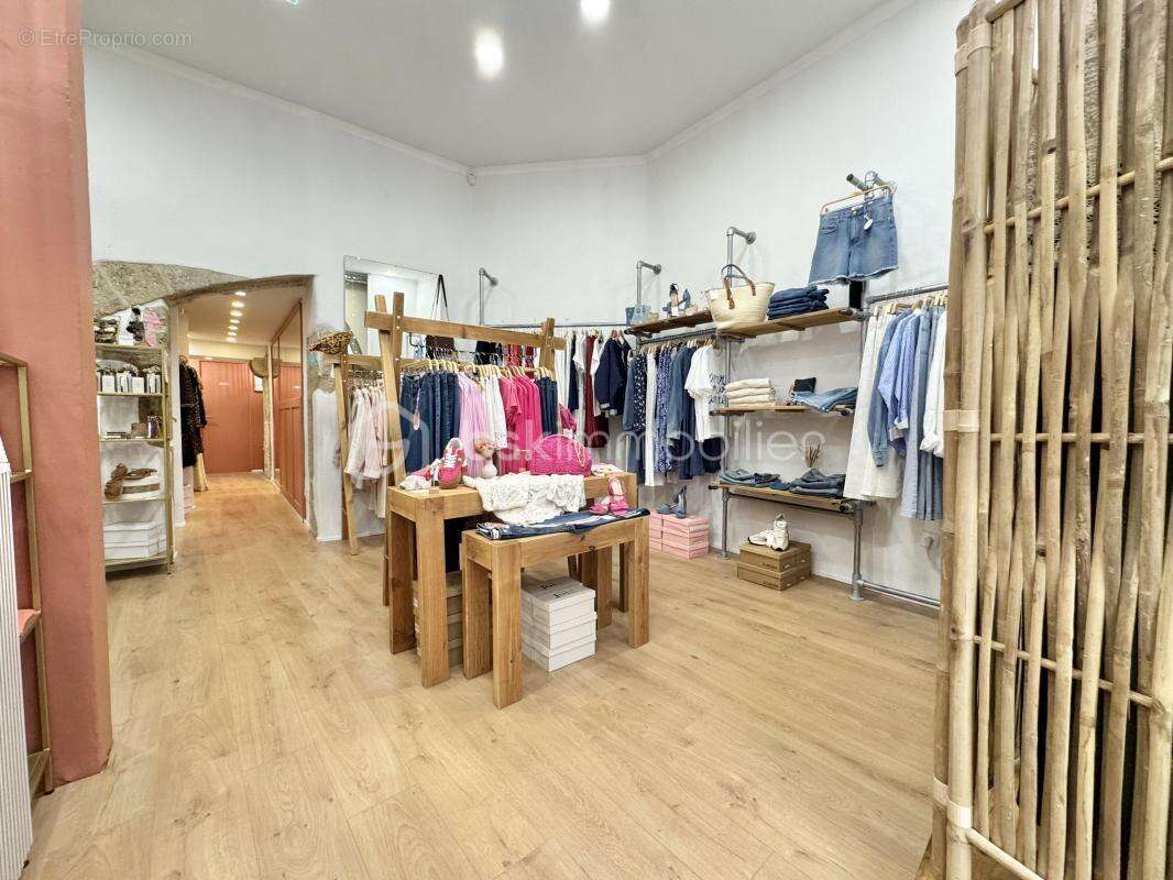 Opportunité unique au cœur de Béziers : Local commercial spacieux et moderne - photo 5