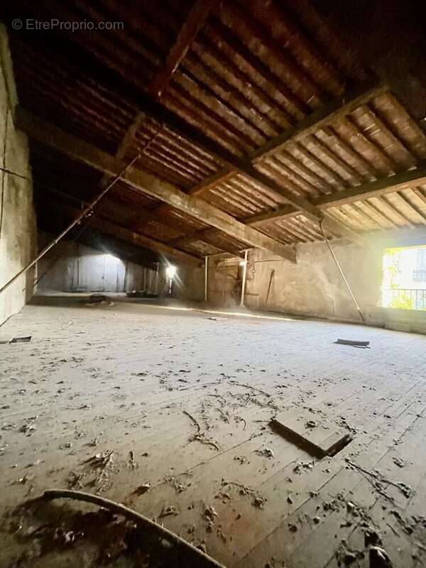 Maison à SAINT-LAURENT-DE-LA-SALANQUE