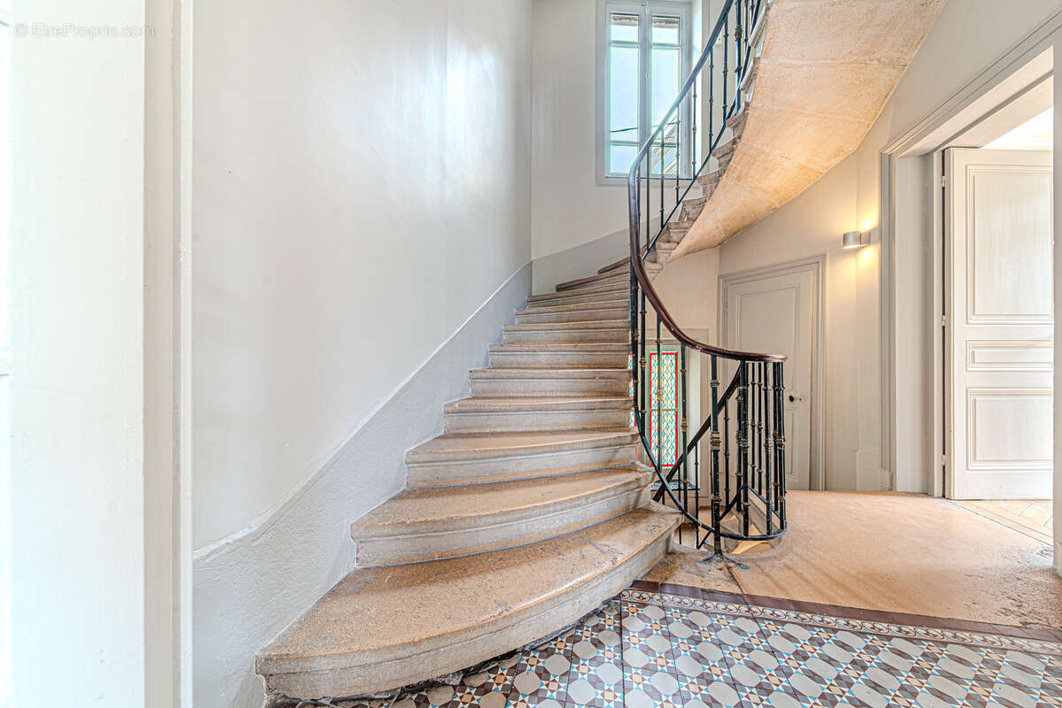 Belle demeure du xixᵉ siecle renovee 8 pieces 250 m2 caluire-et-cuire - photo 6