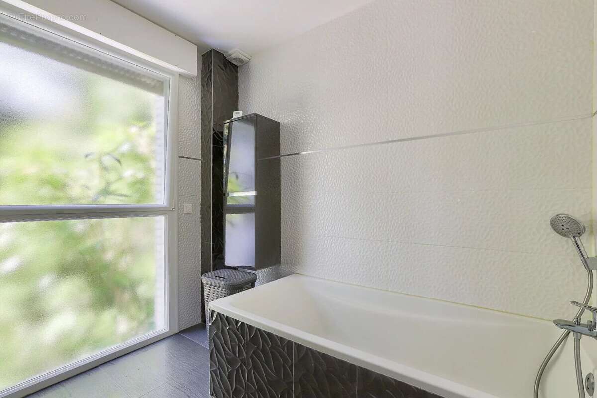 Maison à LE PLESSIS-ROBINSON