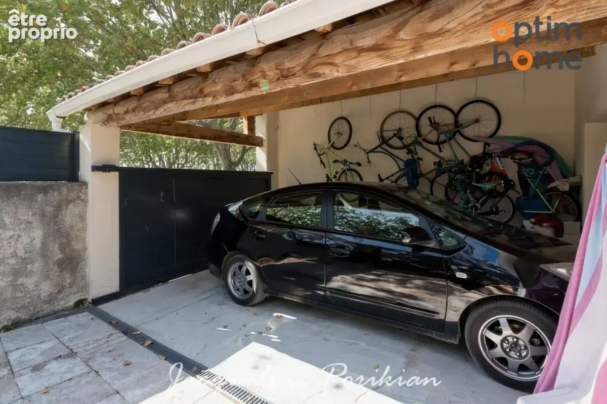 Saint Martin de la Brasque : Ancienne bergerie 5 pièces avec extérieur, garage  et piscine - photo 17