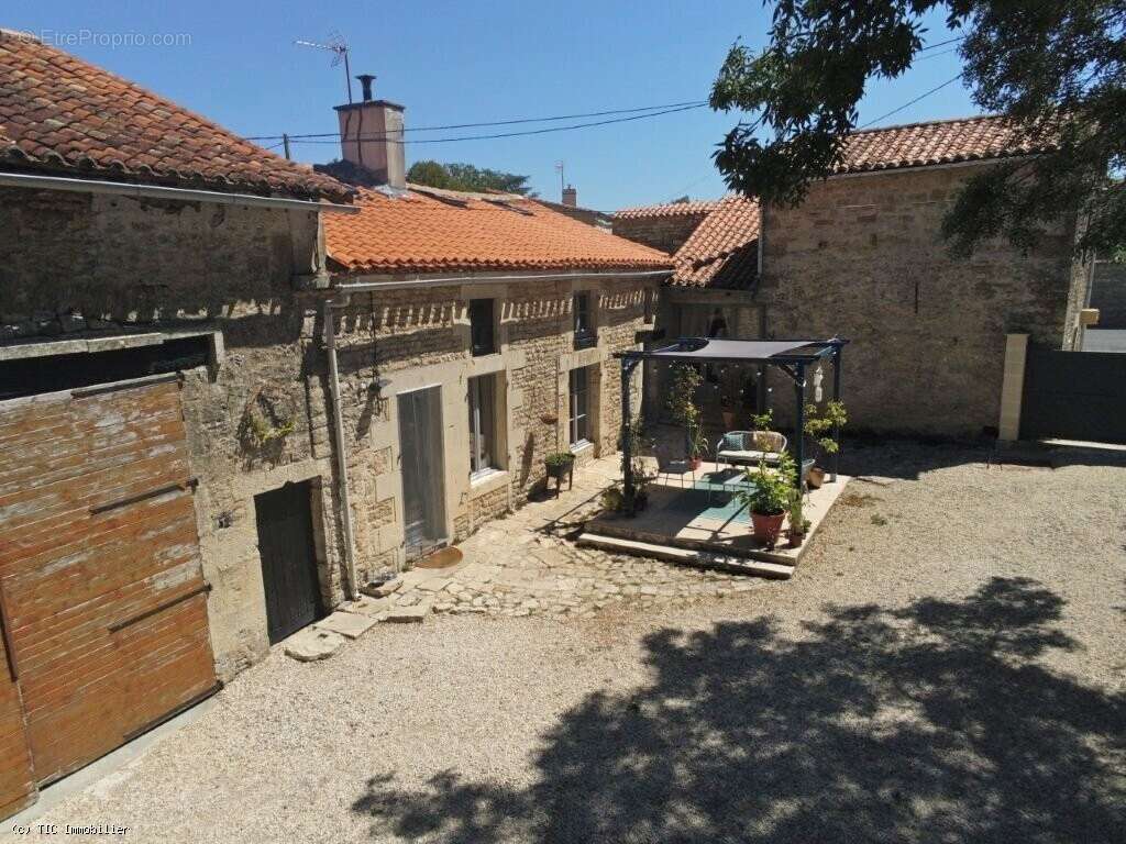 Charmante Maison En Pierres Avec Gîte En Activité, A Proximité De Mansle - photo 36