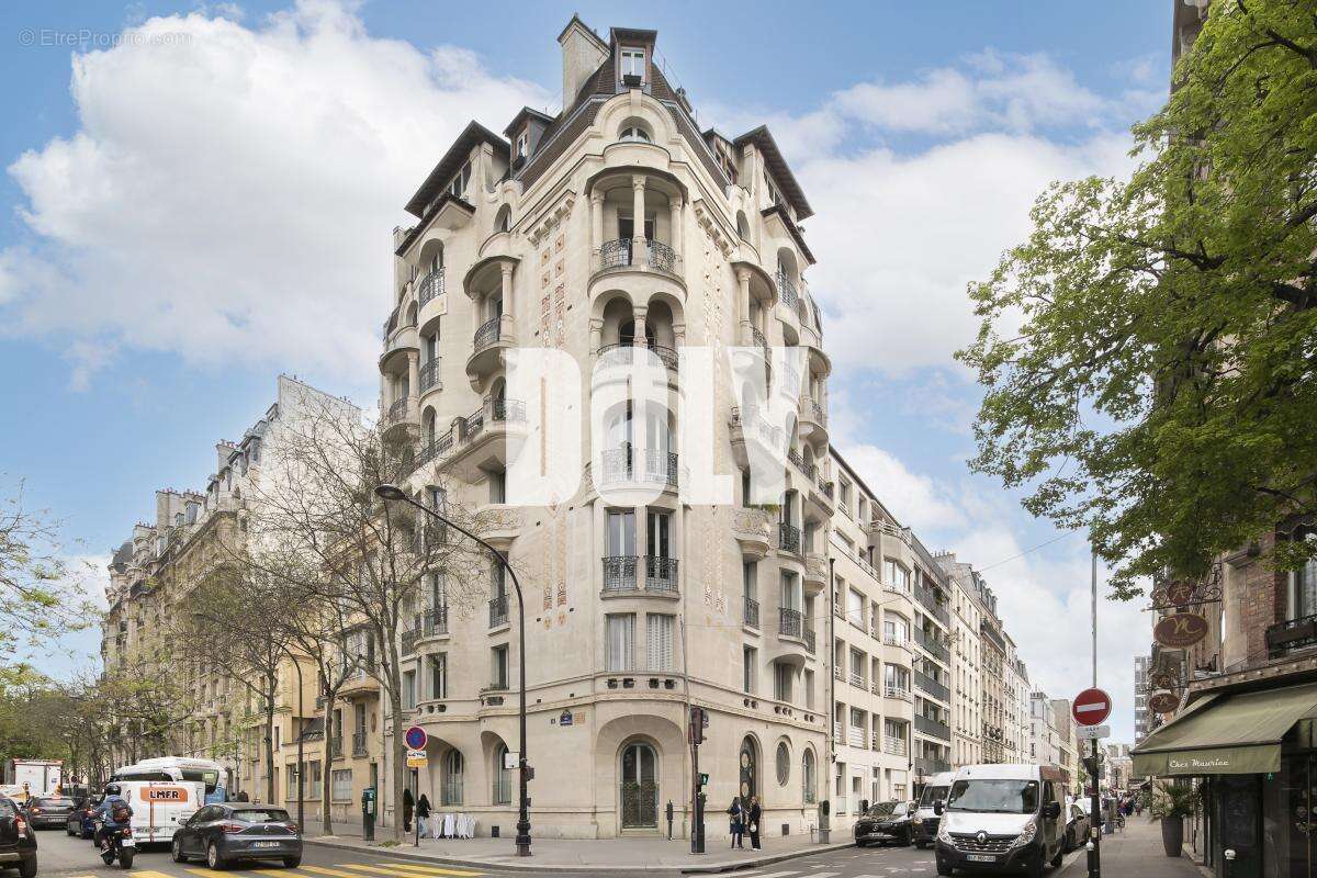 Appartement à PARIS-14E