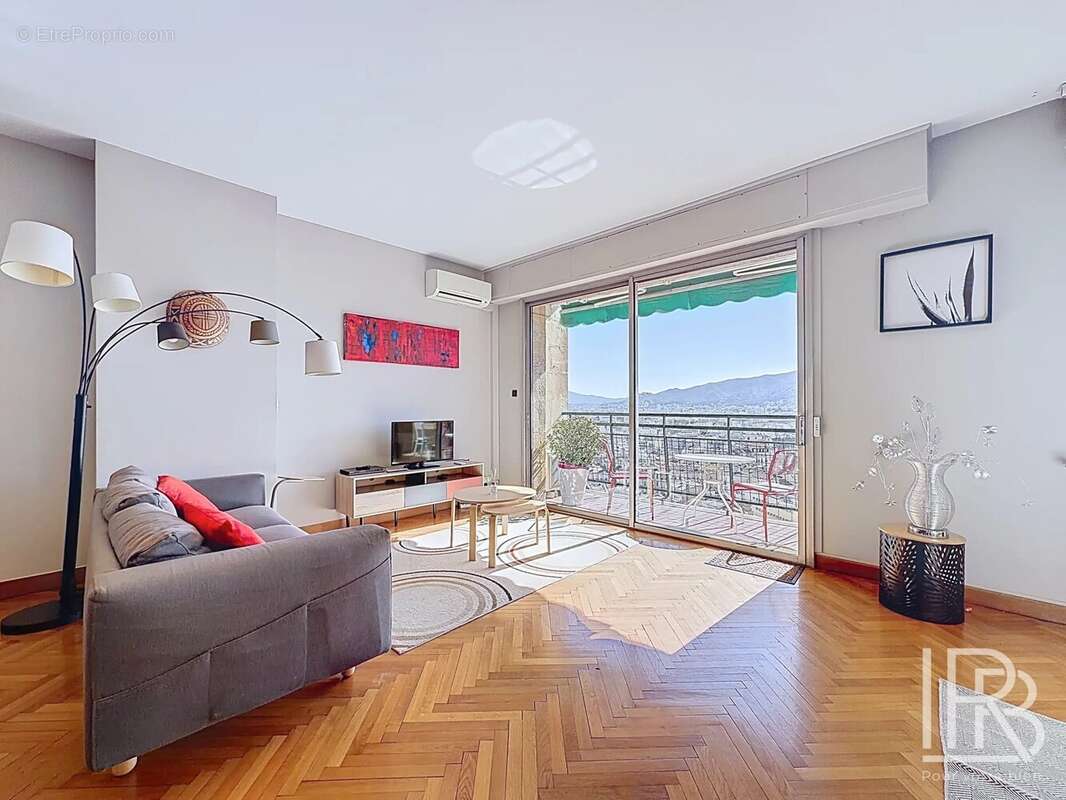 Appartement à MARSEILLE-6E