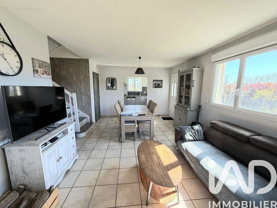 Photo 8 - Maison à MEYNES