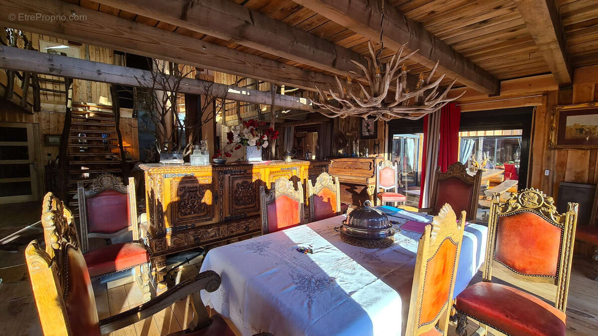 Maison à GREOLIERES