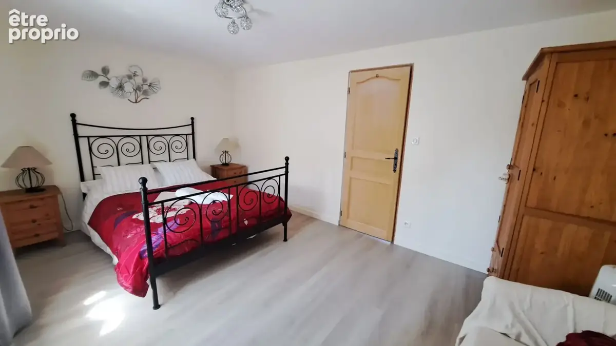 Proche de Ribérac  hameau avec trois gîtes et maison indépendante - photo 9