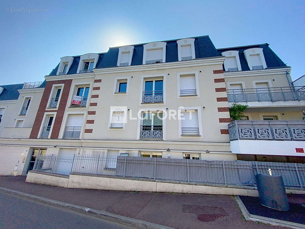 Appartement à VERNEUIL-SUR-SEINE