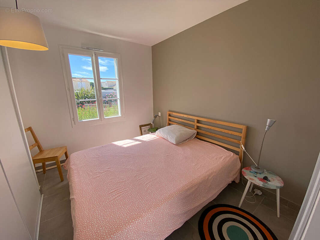 SAINT DENIS - très belle Villa de 2018 - 6 chambres - 153 m2 - photo 12