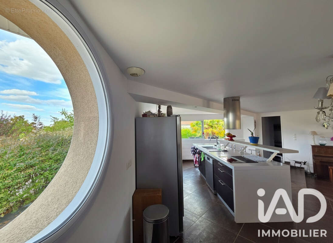 Maison 150 m² à Mornac  - photo 7