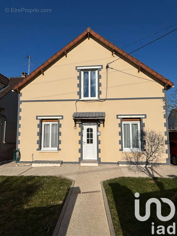 Maison 121 m² à Thoury-Ferottes  - photo 9
