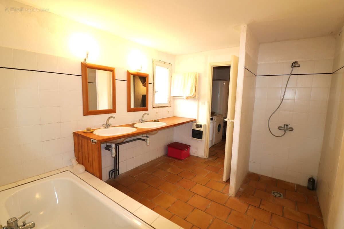 Maison à MONLEON-MAGNOAC