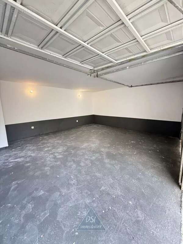 Maison à SAINT-ETIENNE-SUR-CHALARONNE